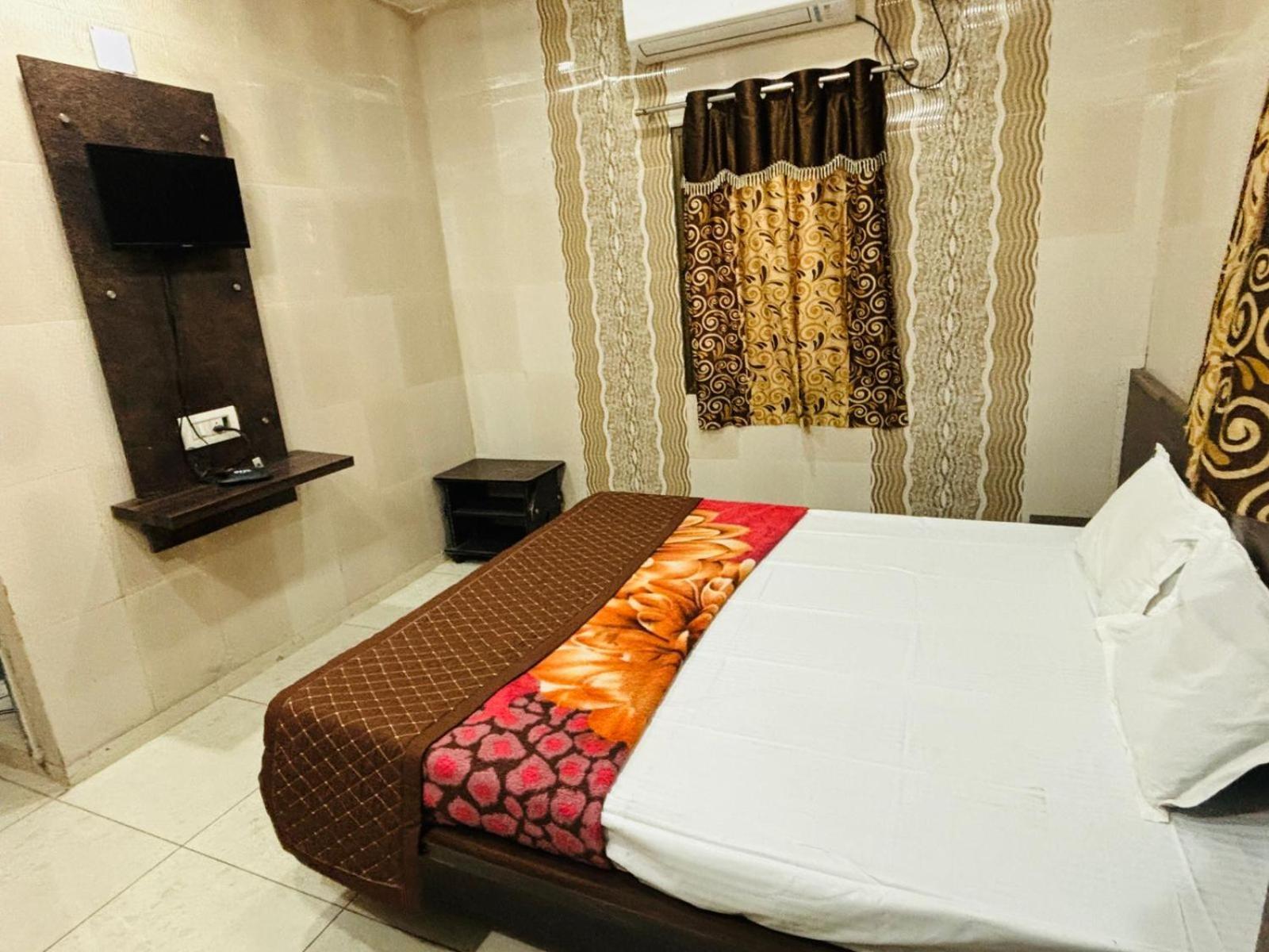 Hotel Shree Nath - 200 Meters From Dwarkadhish Temple מראה חיצוני תמונה