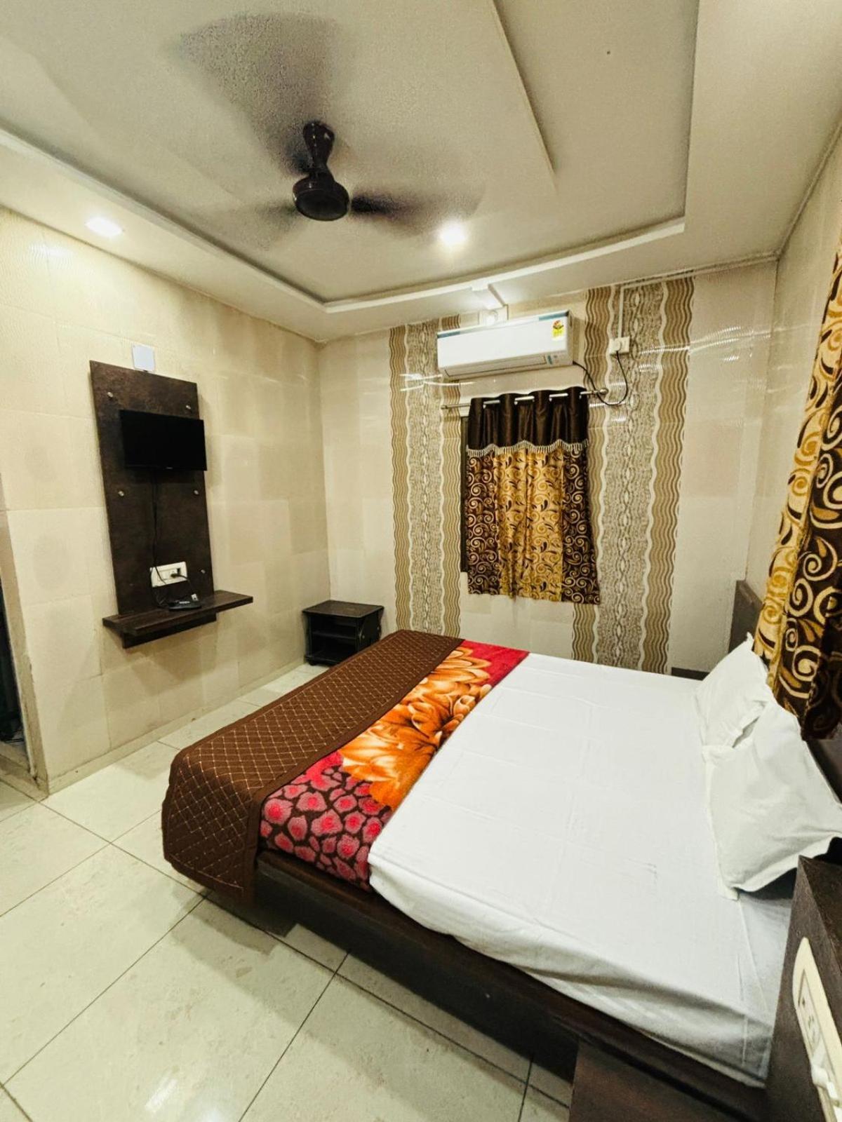 Hotel Shree Nath - 200 Meters From Dwarkadhish Temple מראה חיצוני תמונה